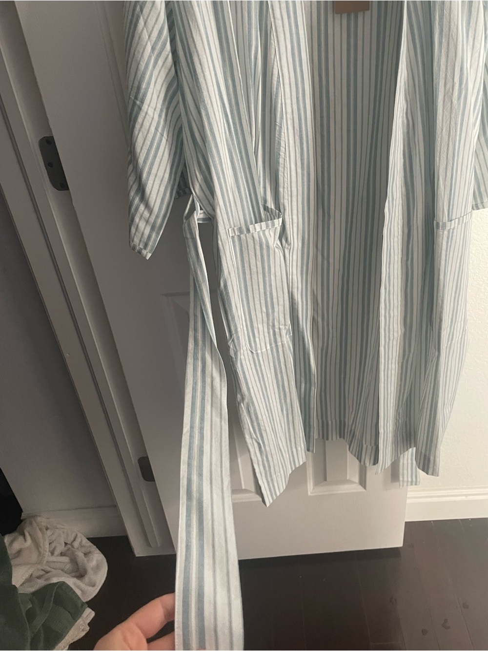 Coyuchi Light Blue Striped Robe NWT - Picture 4 of 8